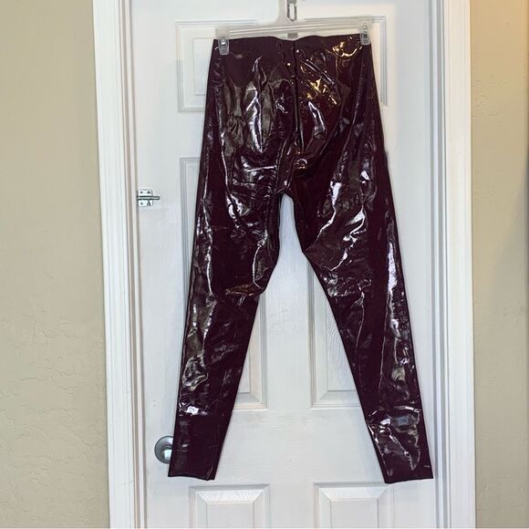 Commando Faux Patent Leather Leggings in Color Burgundy Size Large - Picture 5 of 11